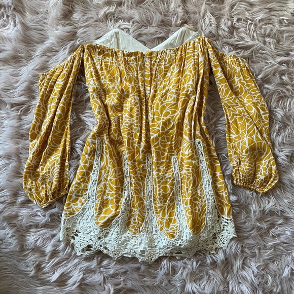 NWT Lovers and Friends - ‘Mosaic Fairy” Yellow and White Printed Crochet Dress - Picture 14 of 15